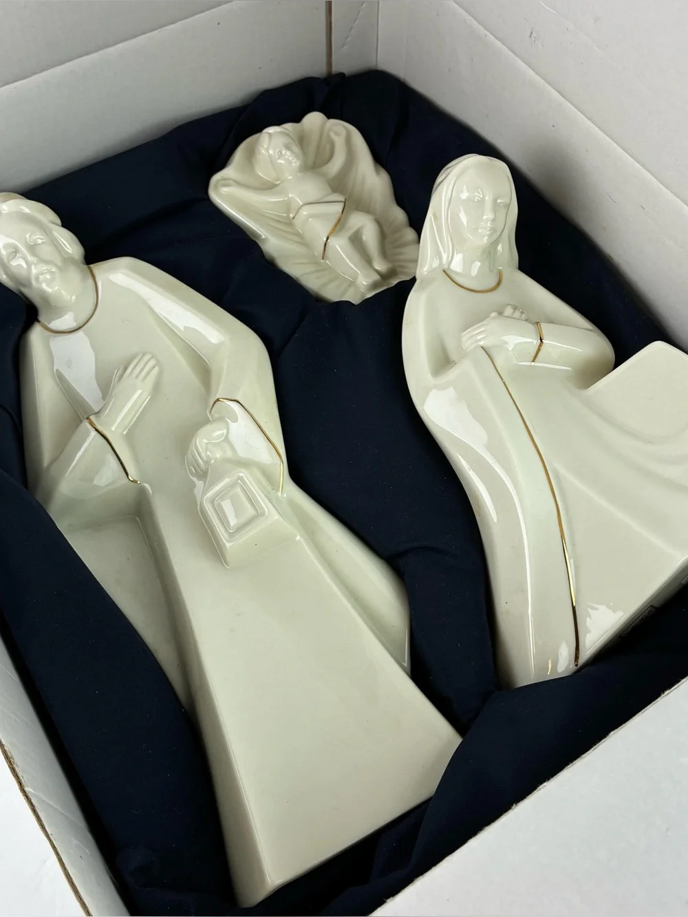 Mikasa Holy Night Nativity Set - Mary, Jospeh & Jesus Original Box Vintage 80’s